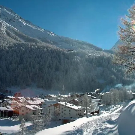 Saas-almagell Sleeps 7 Wifi Appartement